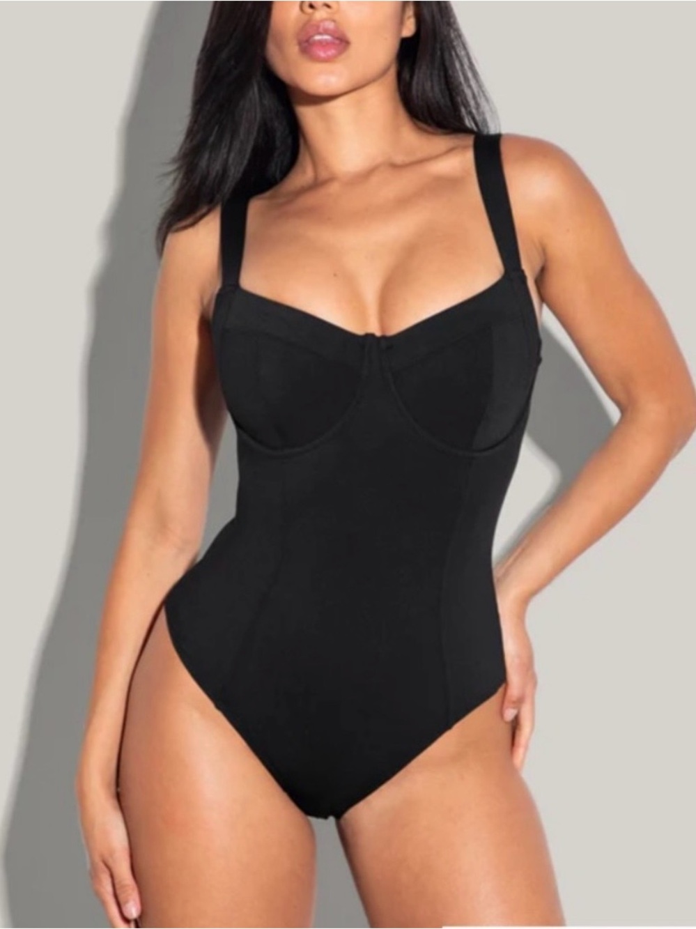 TA3 Lifty Black One Piece
Swimsuit Small Regular/Long
D/DD Cup NWT